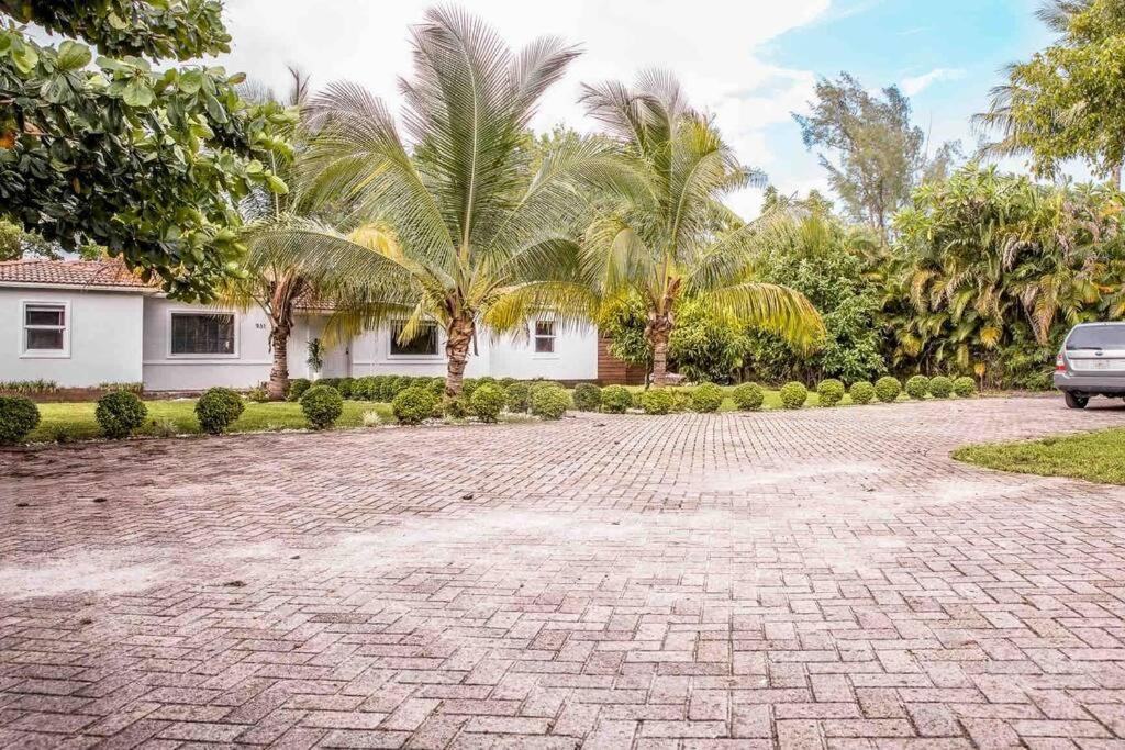 House With Pool, 10 Mins Drive To The Beach! Villa Miami Shores Exterior photo