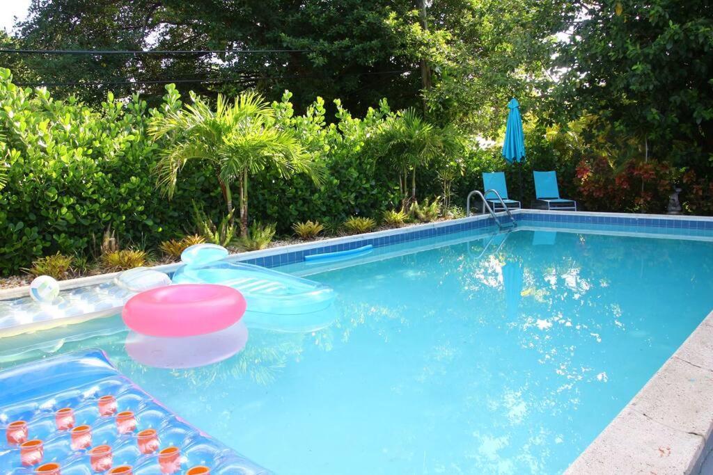 House With Pool, 10 Mins Drive To The Beach! Villa Miami Shores Exterior photo