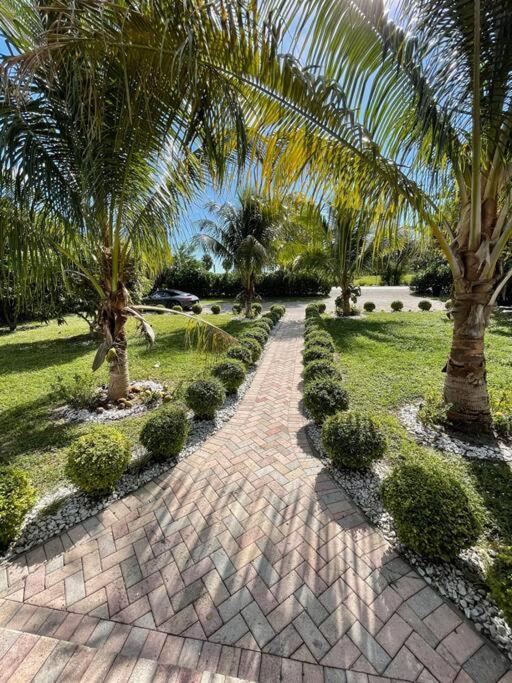 House With Pool, 10 Mins Drive To The Beach! Villa Miami Shores Exterior photo